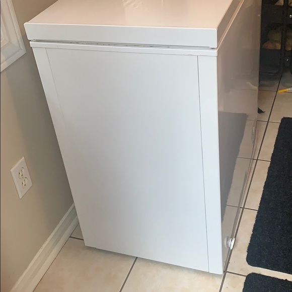 Mini freezer. - Picture 3 of 4